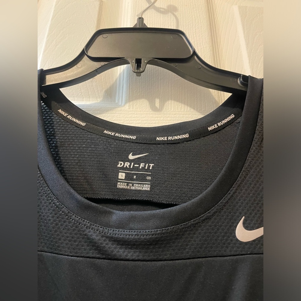 Nike Running T-Shirt - Picture 3 of 5